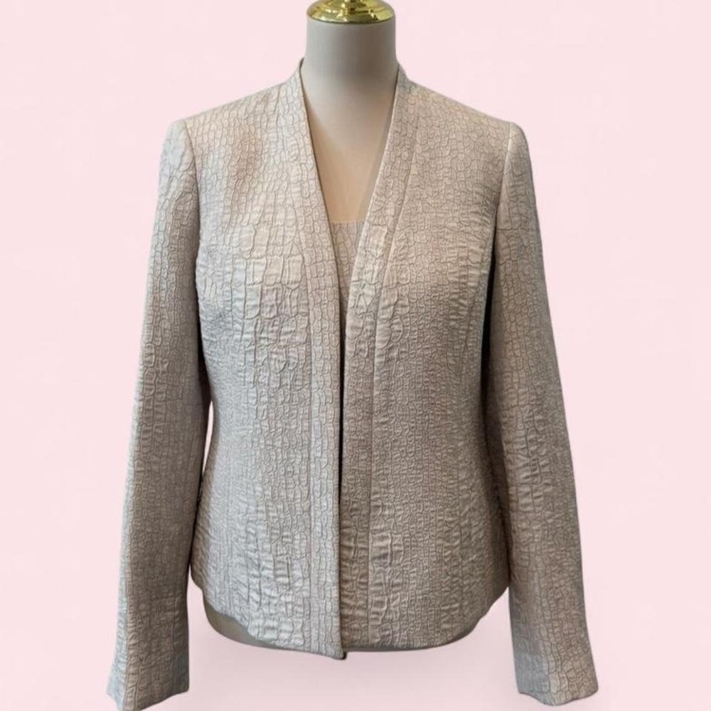 Kasper Cream Crocodile Textured Blazer & Matching Top Set Size 6